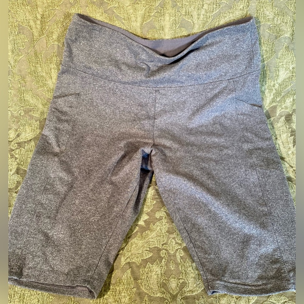 Heather gray bike shorts by Marika, size XL